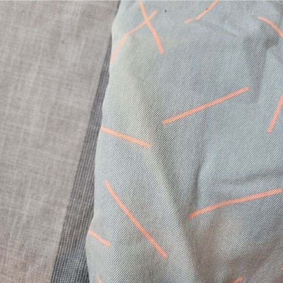 NWT- TALKING OUT OF TURN Canvas Bundle - Picture 5 of 13